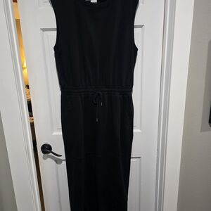 Elegant Black Sleeveless Dress